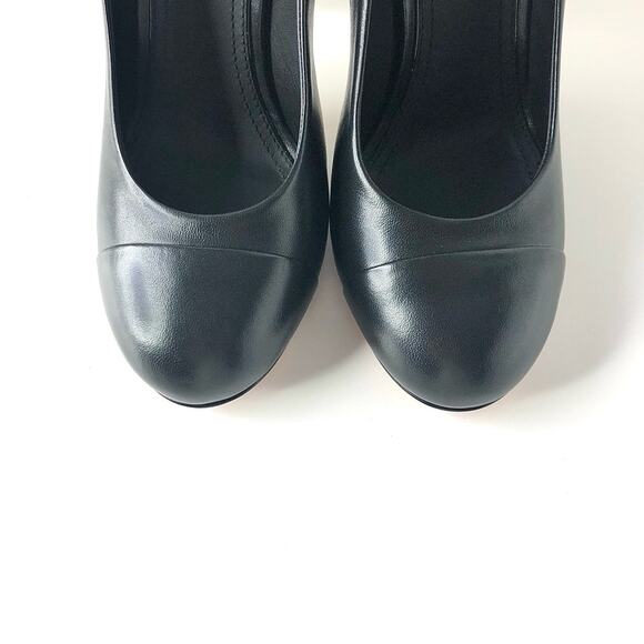 Chanel Interlocking CC Logo Pearl Lambskin Cap Toe Pumps 38 - Picture 4 of 15
